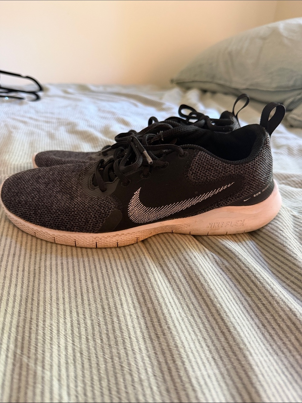 Nike Women’s Black and White Athletic Running Shoes